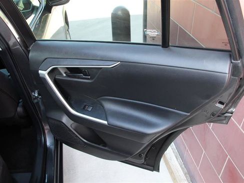 Used 2022 Toyota RAV4 LE w/ Carpet Mat Package (TMS) AWD/4WD image 24