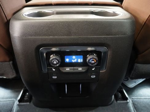 New 2026 Chevrolet Tahoe High Country AWD/4WD image 32