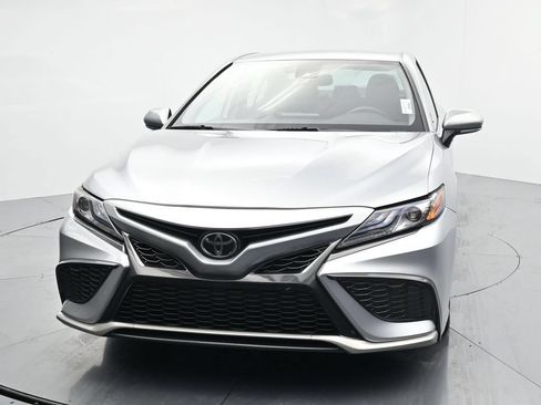 Used 2024 Toyota Camry XSE FWD image 3