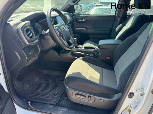 Used 2023 Toyota Tacoma TRD Off-Road w/ Technology Package AWD/4WD image 10