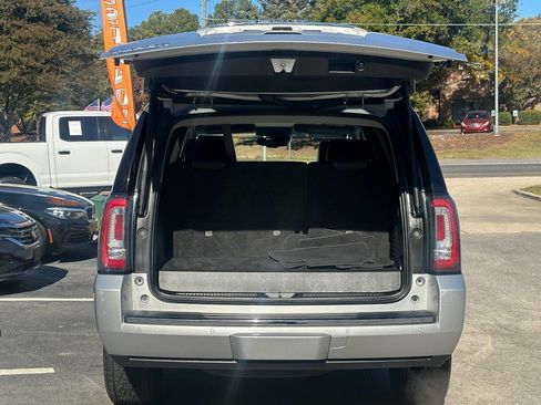 Used 2018 GMC Yukon Denali image 25