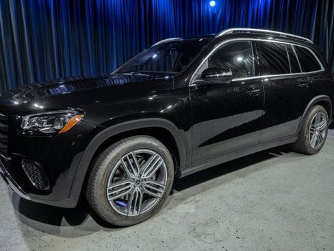 Certified 2026 Mercedes-Benz GLS 450 4MATIC image 1