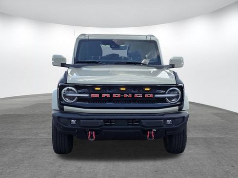 Used 2025 Ford Bronco Outer Banks AWD/4WD image 2