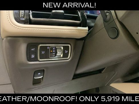 Used 2023 Lincoln Nautilus Reserve w/ Luxury Package AWD/4WD image 33