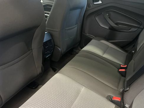 Used 2017 Ford Escape SE w/ Equipment Group 201A AWD/4WD image 12