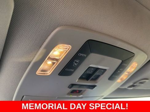 Used 2022 Toyota Sienna LE w/ LE Plus Package FWD image 29