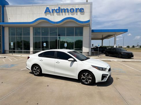Used 2020 Kia Forte LXS FWD image 1