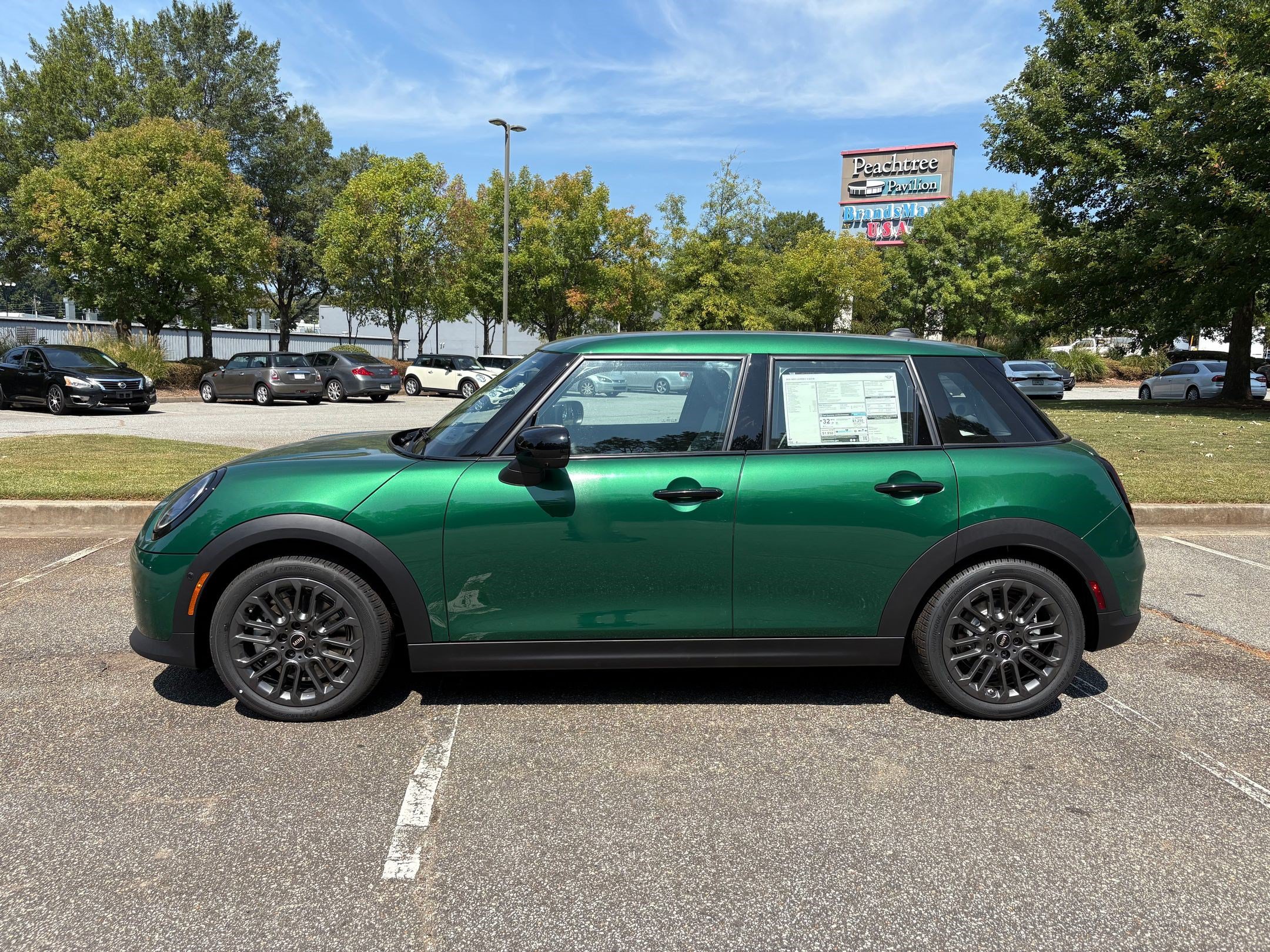 Used 2026 MINI Cooper 4-Door Hardtop FWD image 2