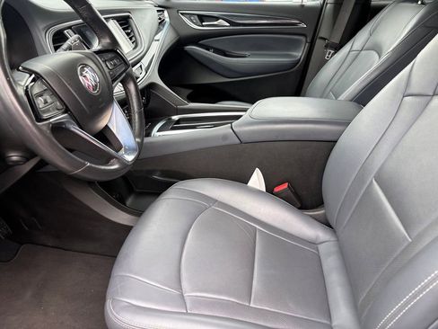 Used 2024 Buick Enclave Premium AWD/4WD image 9