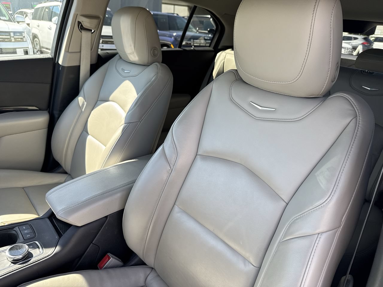 Used 2020 Cadillac XT4 Premium Luxury w/ Driver Awareness Package AWD/4WD image 6