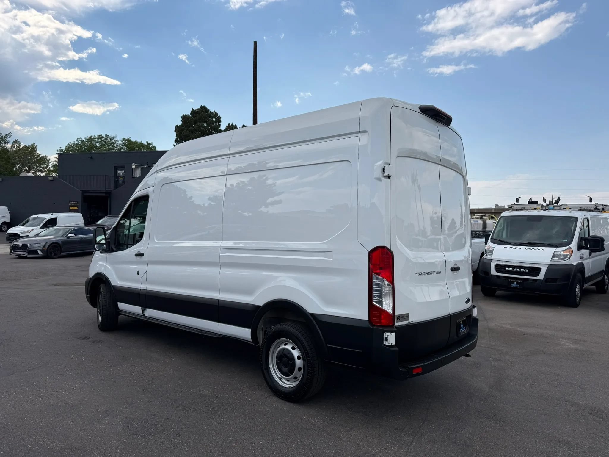 Used 2023 Ford Transit 250 148 High Roof RWD image 4