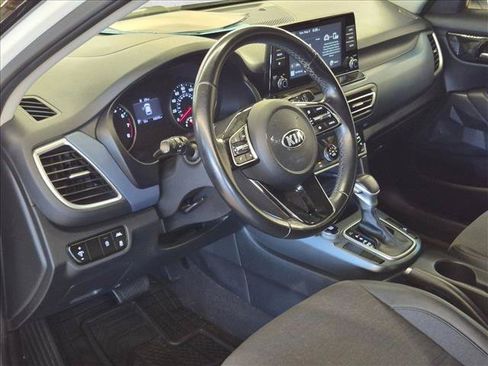 Used 2021 Kia Seltos S FWD image 10