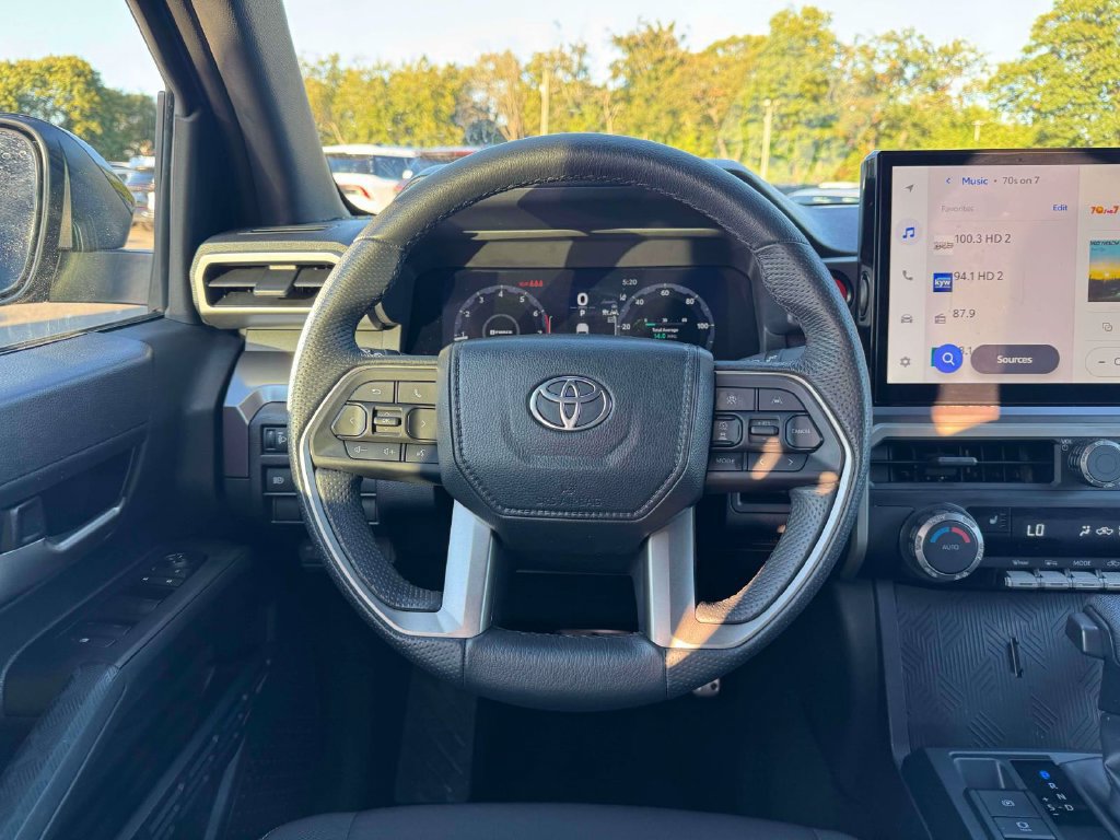 Used 2025 Toyota Tacoma TRD Sport AWD/4WD image 20