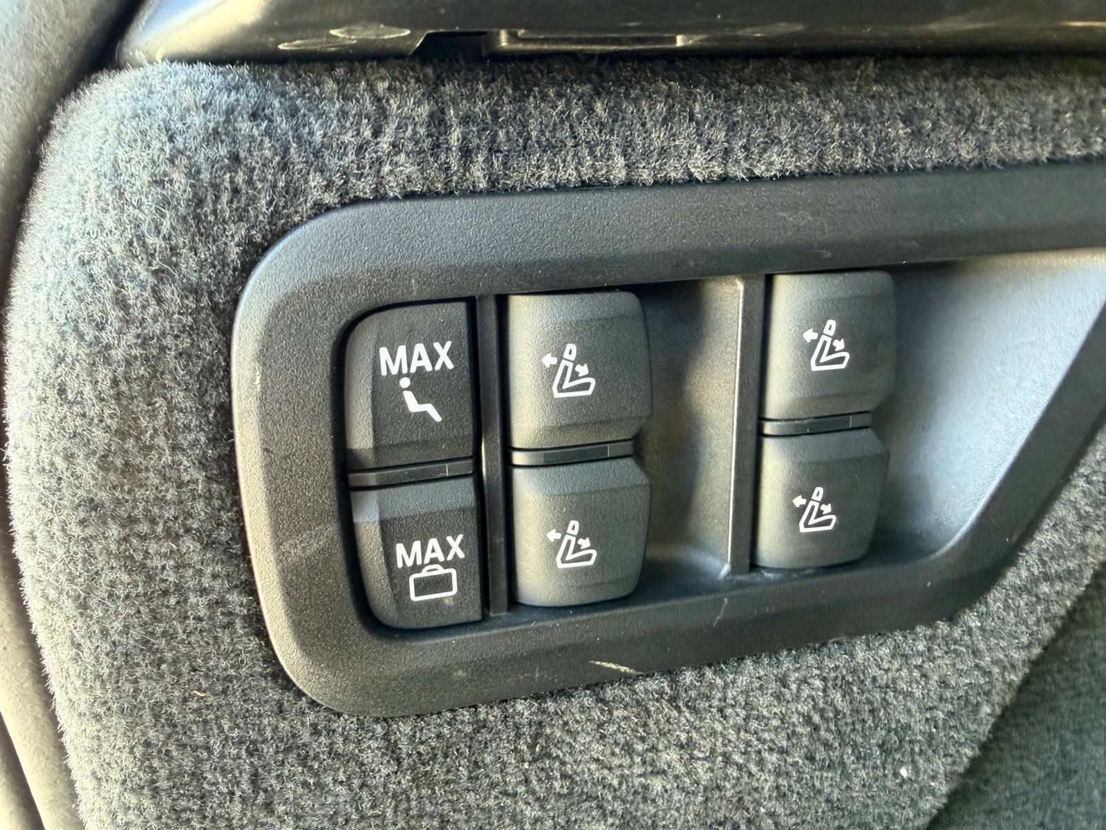 Used 2019 BMW X7 xDrive50i w/ M Sport Package AWD/4WD image 27