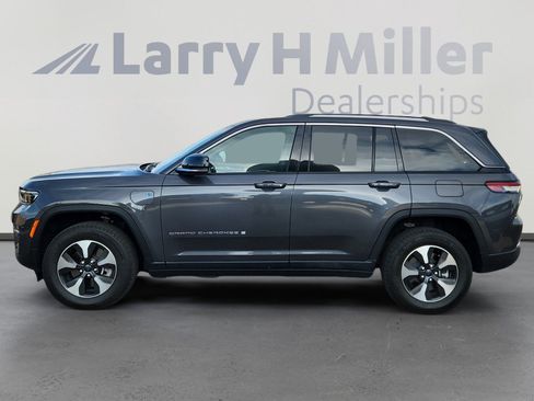 Used 2023 Jeep Grand Cherokee 4WD 4xe image 3