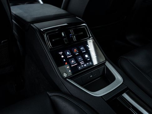 Certified 2025 Porsche Panamera 4 image 26