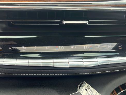 New 2024 Cadillac Escalade Premium Luxury image 28