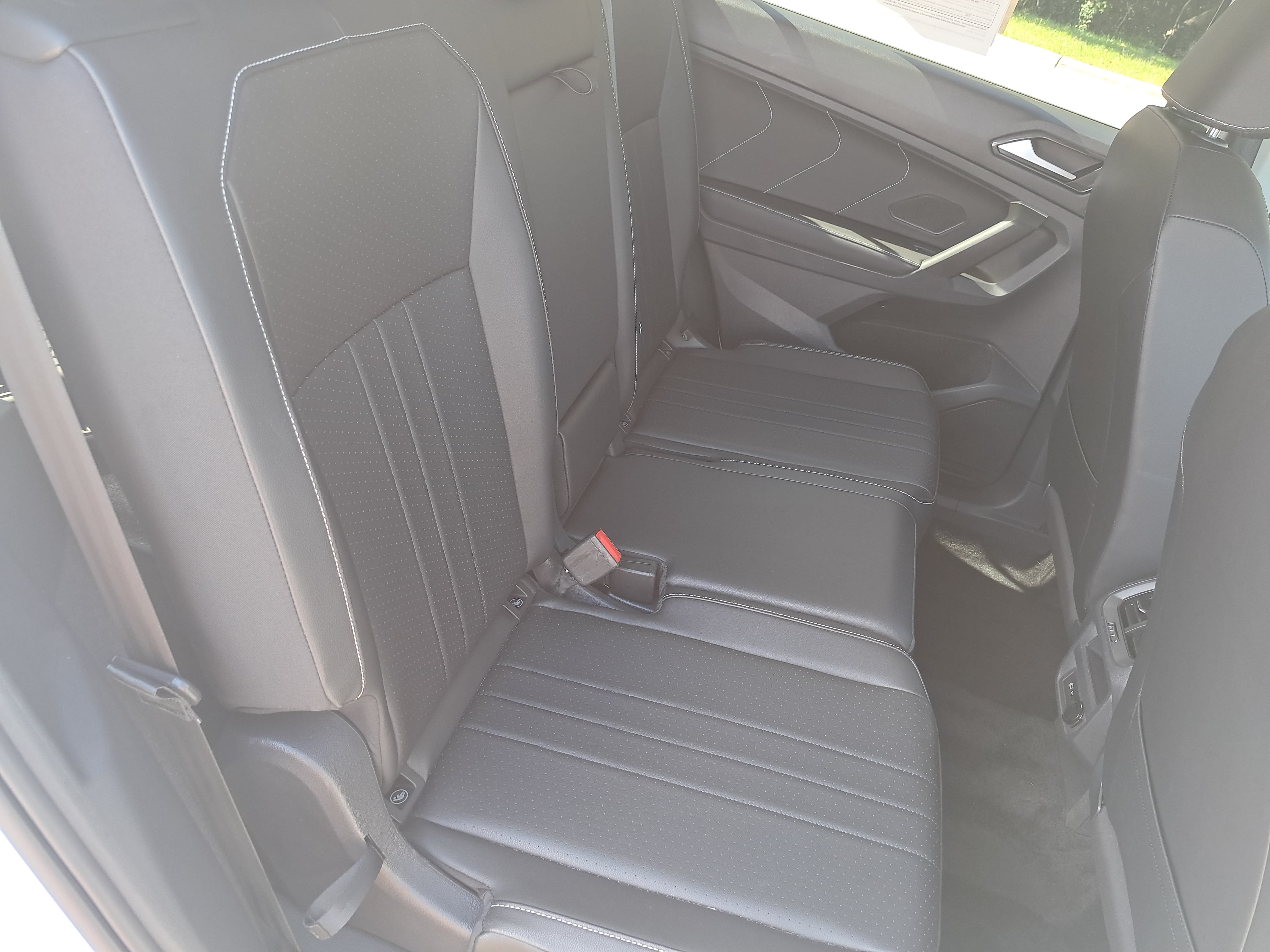 Certified 2023 Volkswagen Tiguan SE FWD image 12