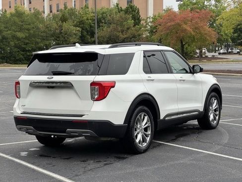 Used 2020 Ford Explorer XLT w/ Equipment Group 202A image 7