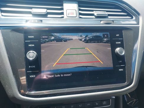 Used 2019 Volkswagen Tiguan SE w/ 3rd Row Seat Package AWD/4WD image 15