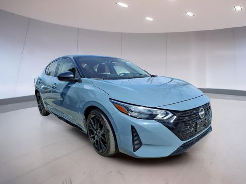 Used 2025 Nissan Sentra SR w/ Midnight Edition image 1