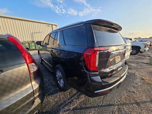 Used 2023 GMC Yukon SLT RWD image 4
