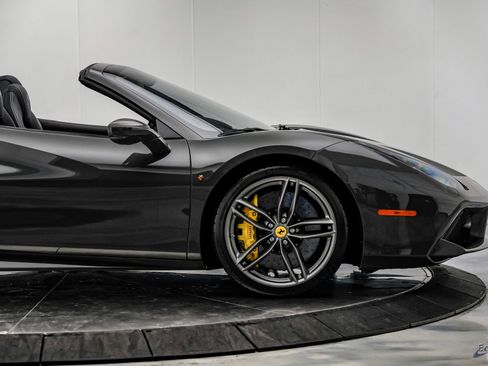 Used 2018 Ferrari 488 Spider RWD image 30