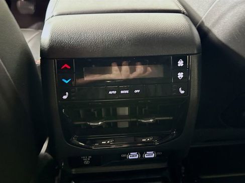 Used 2024 Jeep Grand Cherokee L Limited image 24