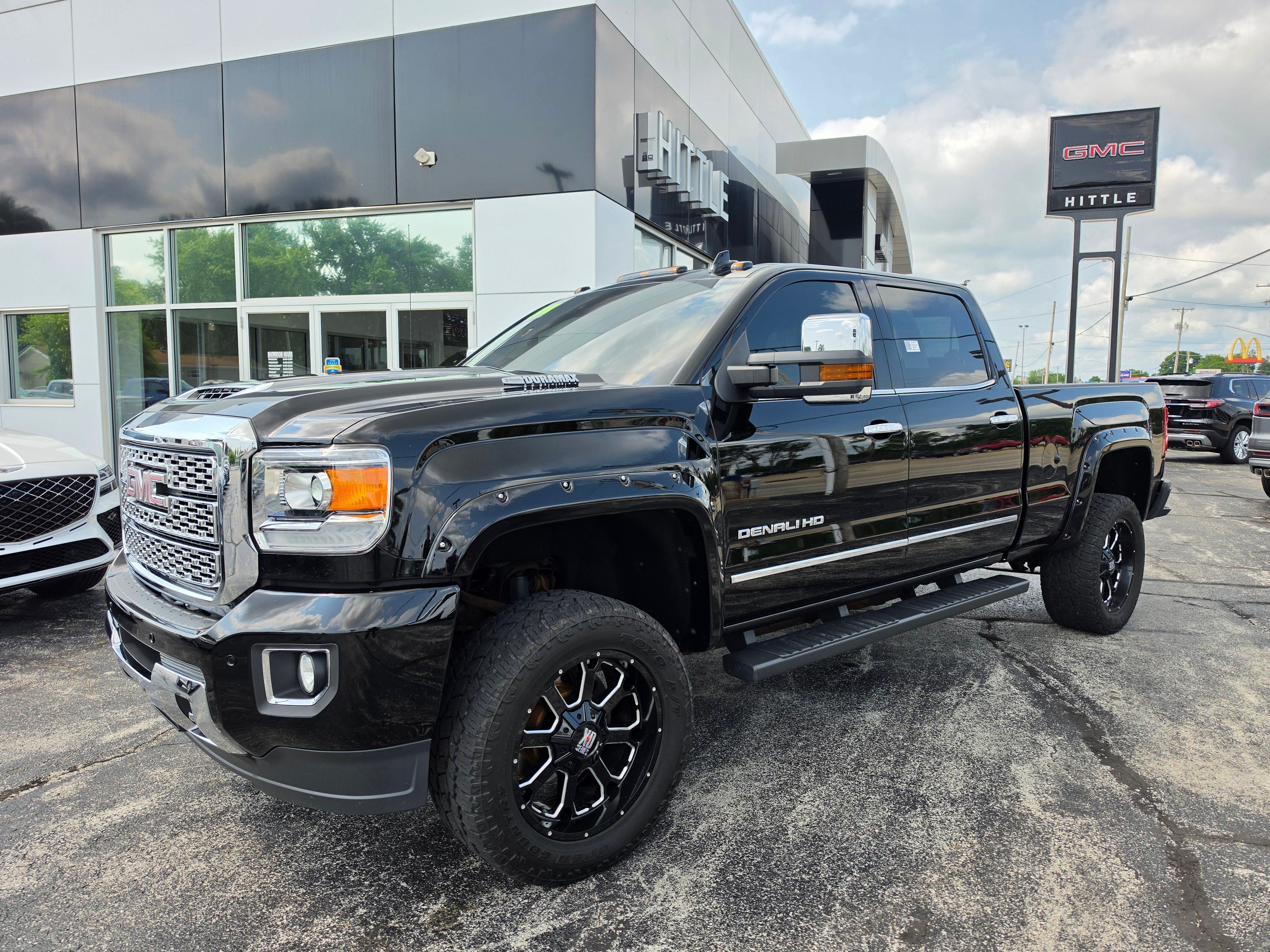 Used 2018 GMC Sierra 2500 Denali w/ Duramax Plus Package AWD/4WD image 1