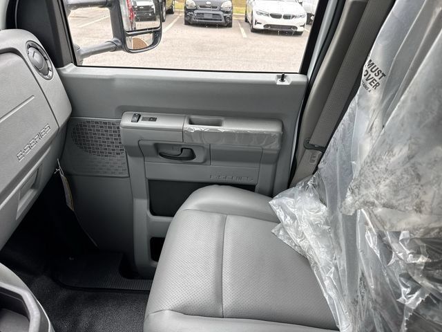 New 2027 Ford E-350 and Econoline 350 Super Duty w/ Driver's Safety Package RWD image 27