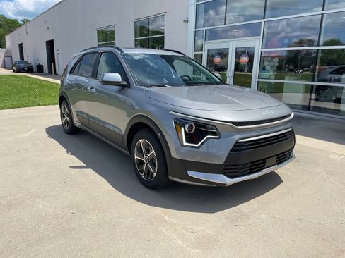 New 2026 Kia Niro EX FWD image 1