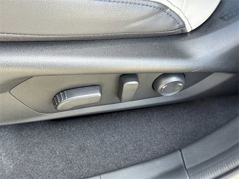 Certified 2025 Subaru Forester Limited image 17