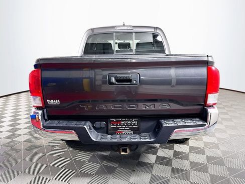Used 2017 Toyota Tacoma SR5 w/ Tow Package image 6