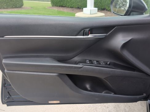 Used 2019 Toyota Camry SE w/ Convenience Package image 14