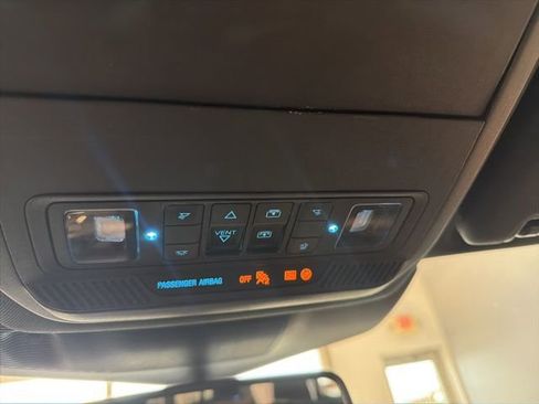 Used 2022 Ford Explorer Platinum w/ Technology Package AWD/4WD image 15