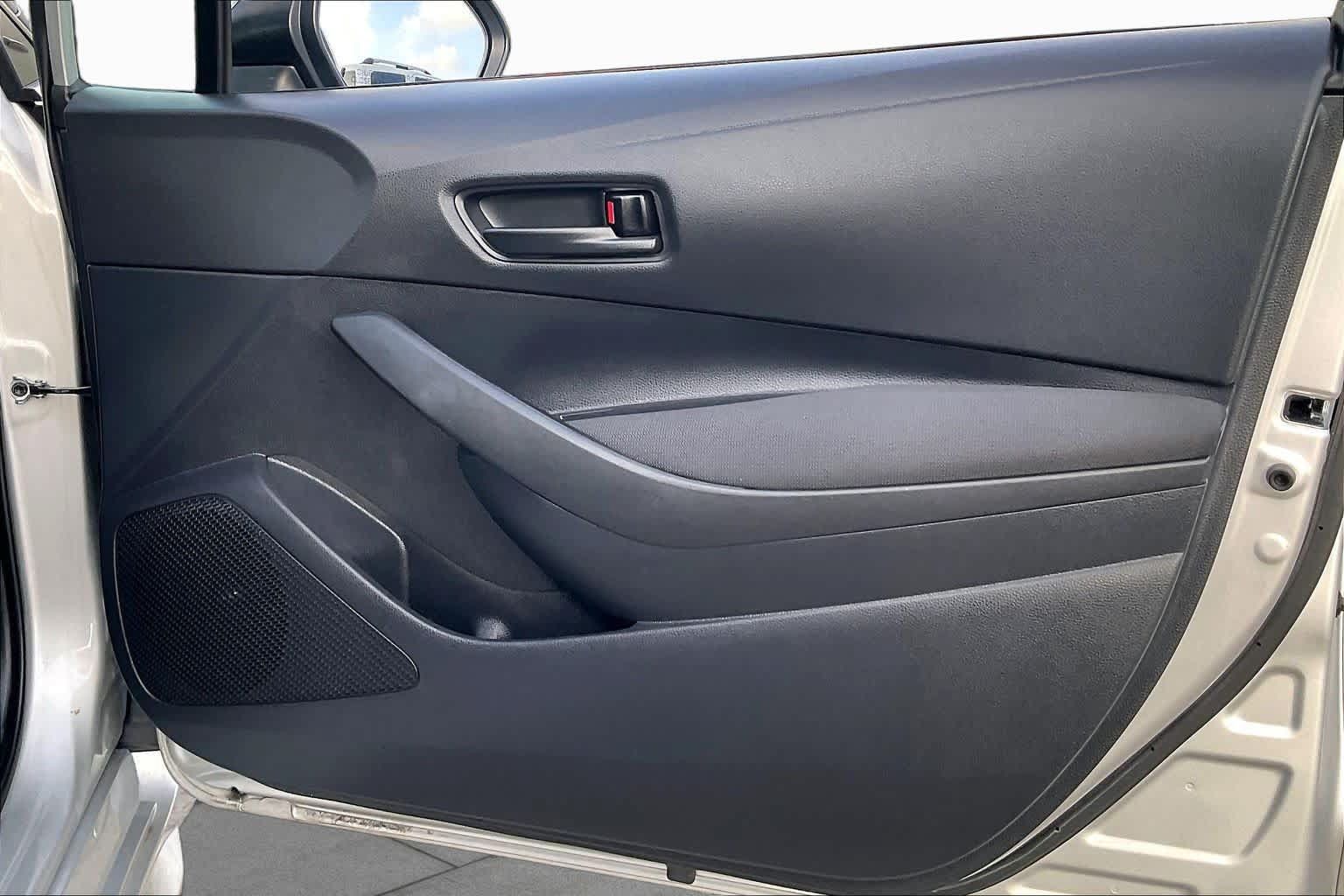Used 2025 Toyota Corolla LE FWD image 22