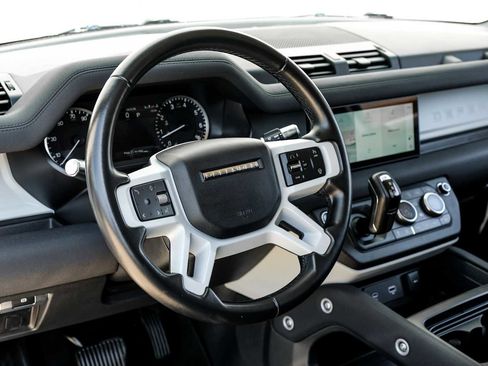 Used 2022 Land Rover Defender 90 image 17