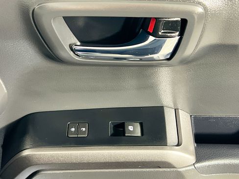 Used 2023 Toyota Tacoma TRD Off-Road image 31