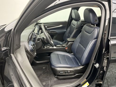 Used 2023 Chevrolet Bolt EUV Premier w/ Sun & Sound Package image 9