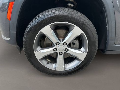 Used 2021 Jeep Grand Cherokee L Limited AWD/4WD image 10