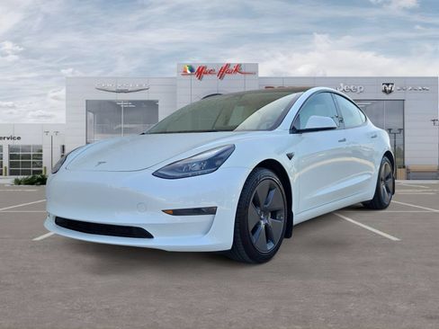 Used 2023 Tesla Model 3 Standard Range RWD image 12