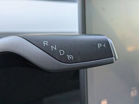 Used 2022 Tesla Model Y Performance image 15