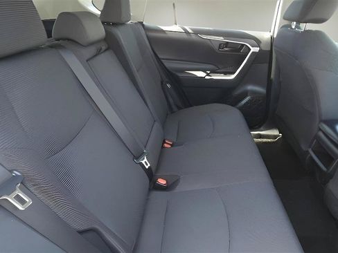 Used 2021 Toyota RAV4 LE AWD/4WD image 27