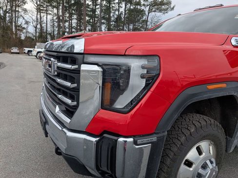 Used 2024 GMC Sierra 3500 SLE w/ SLE Value Package image 2