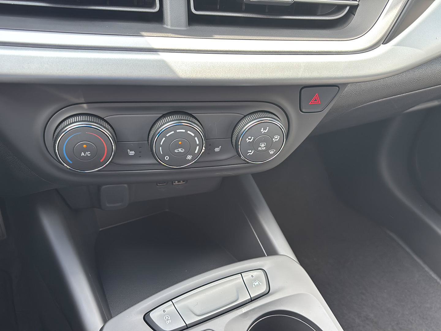 New 2026 Chevrolet Trax RS w/ Sunroof Package FWD image 29