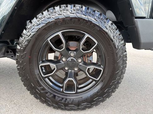 Used 2012 Jeep Wrangler Sahara w/ Connectivity Group AWD/4WD image 15