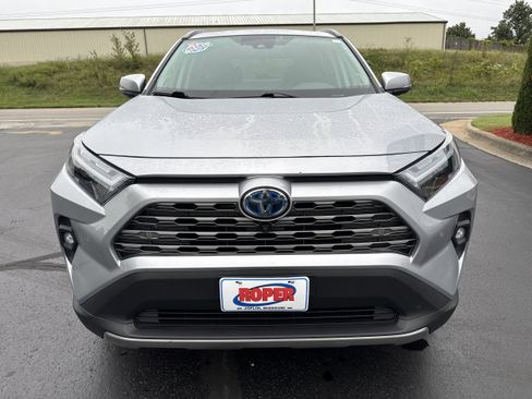 Used 2022 Toyota RAV4 Limited image 2