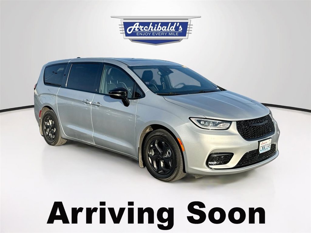 Used 2023 Chrysler Pacifica Limited w/ S Appearance Package FWD image 1