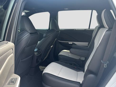 Used 2026 Lexus TX 500h AWD w/ Technology Package image 20