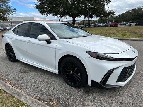 Certified 2025 Toyota Camry SE image 7